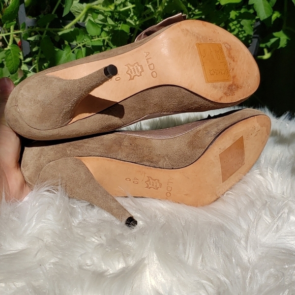 Aldo Collection Nude Suede Heels With Leather Bow - Picture 9 of 13